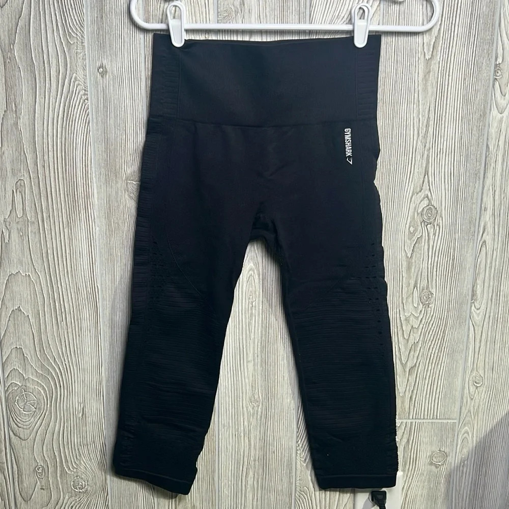 Women GymShark Crop Leggings Size Medium
